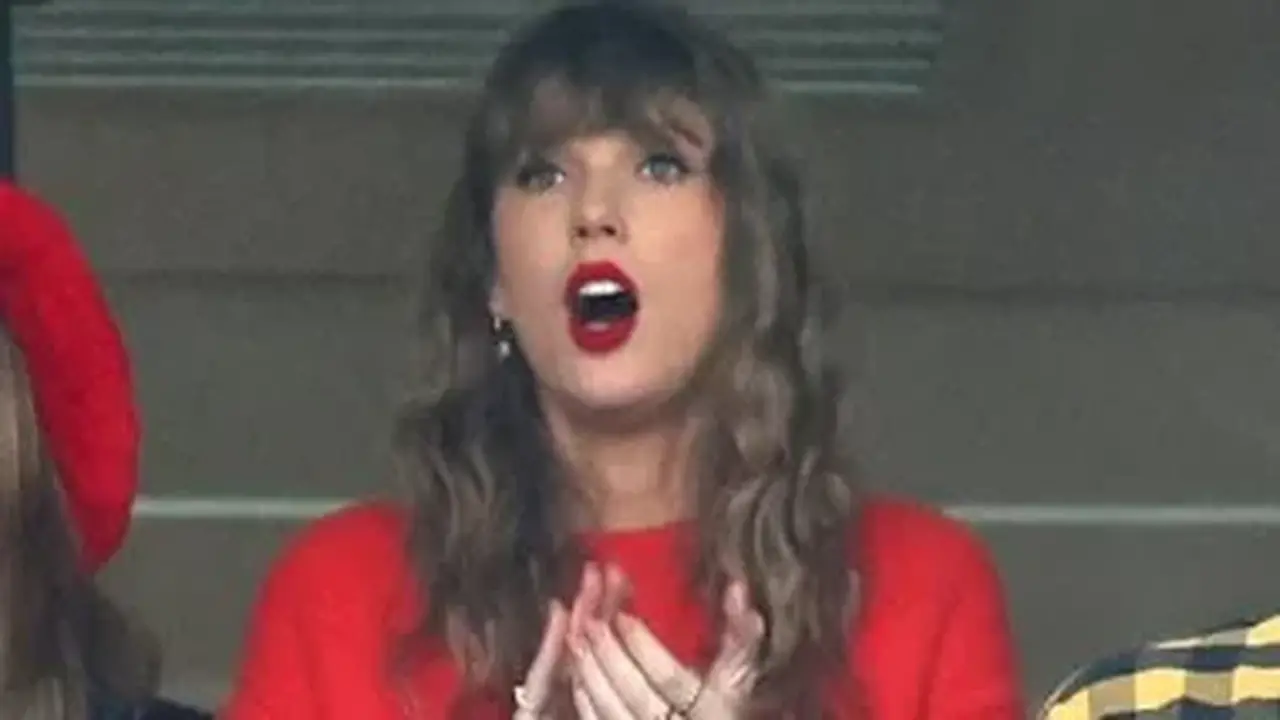 محكمة تحجب عرض فيلم وثائقي لتايلور سويفت وتعيد الجدل حول حقوق الفنانين